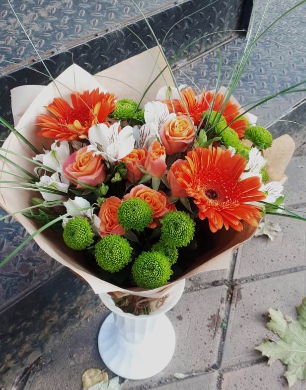 Букет цветов из: Герберы, Хризантемы, Альстромерии и Розы в поселке Медико-Инструментального завода