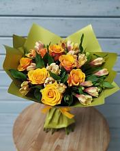 Букет цветов из:  Альстромерии и Розы в поселке Медико-Инструментального завода