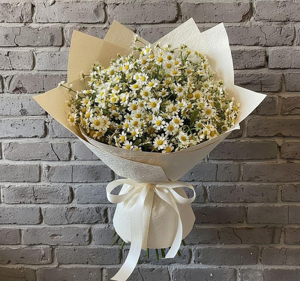 Букет цветов из: Ромашки в поселке Медико-Инструментального завода