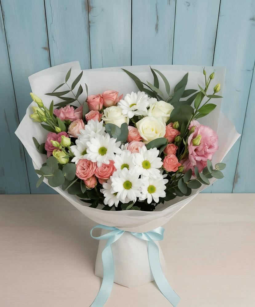 Букет цветов из: Розы, Лизиантусы и Хризантемы в поселке Медико-Инструментального завода