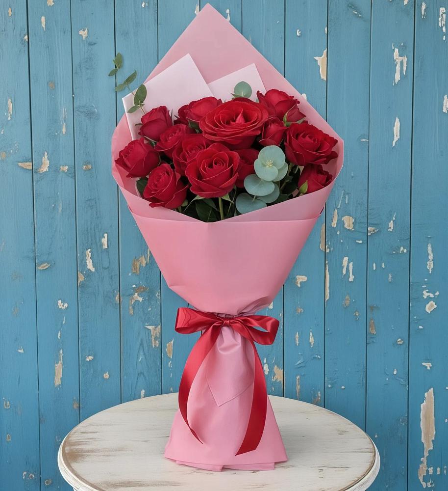 Букет цветов из: Розы в поселке Медико-Инструментального завода