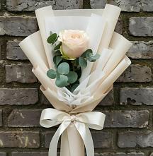 Букет цветов из:  Розы в поселке Медико-Инструментального завода