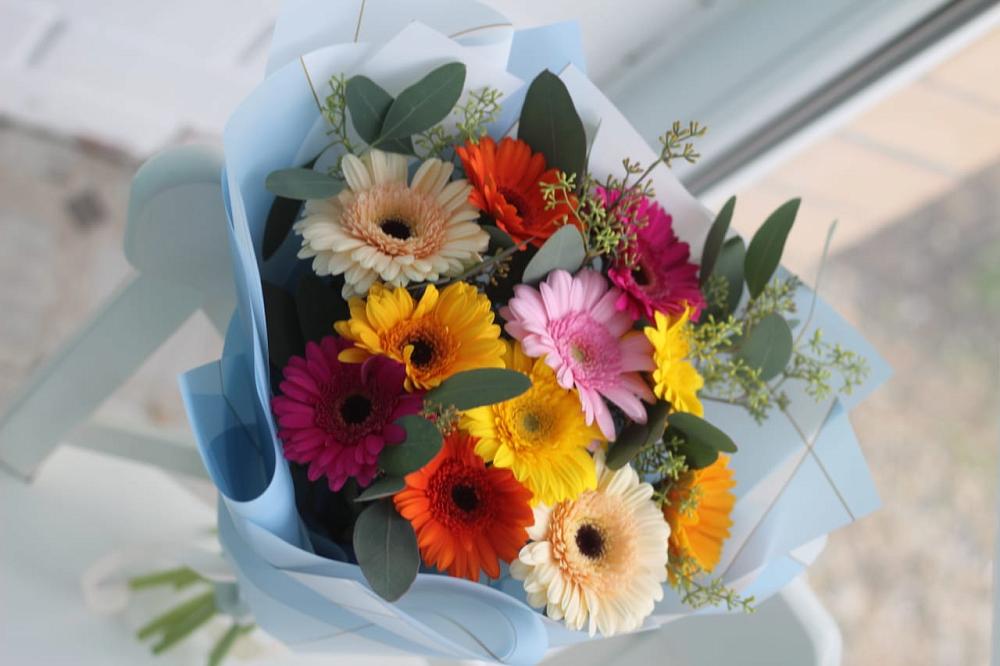 Букет цветов из: Герберы в поселке Медико-Инструментального завода