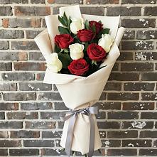 Букет цветов из:  Розы в поселке Медико-Инструментального завода