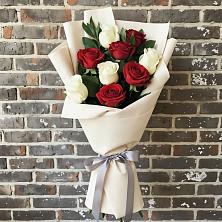 Букет цветов из:  Розы в поселке Медико-Инструментального завода