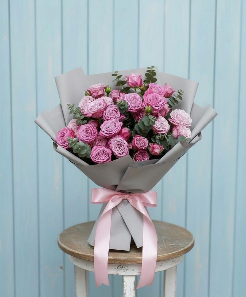 Букет цветов из: Розы в поселке Медико-Инструментального завода