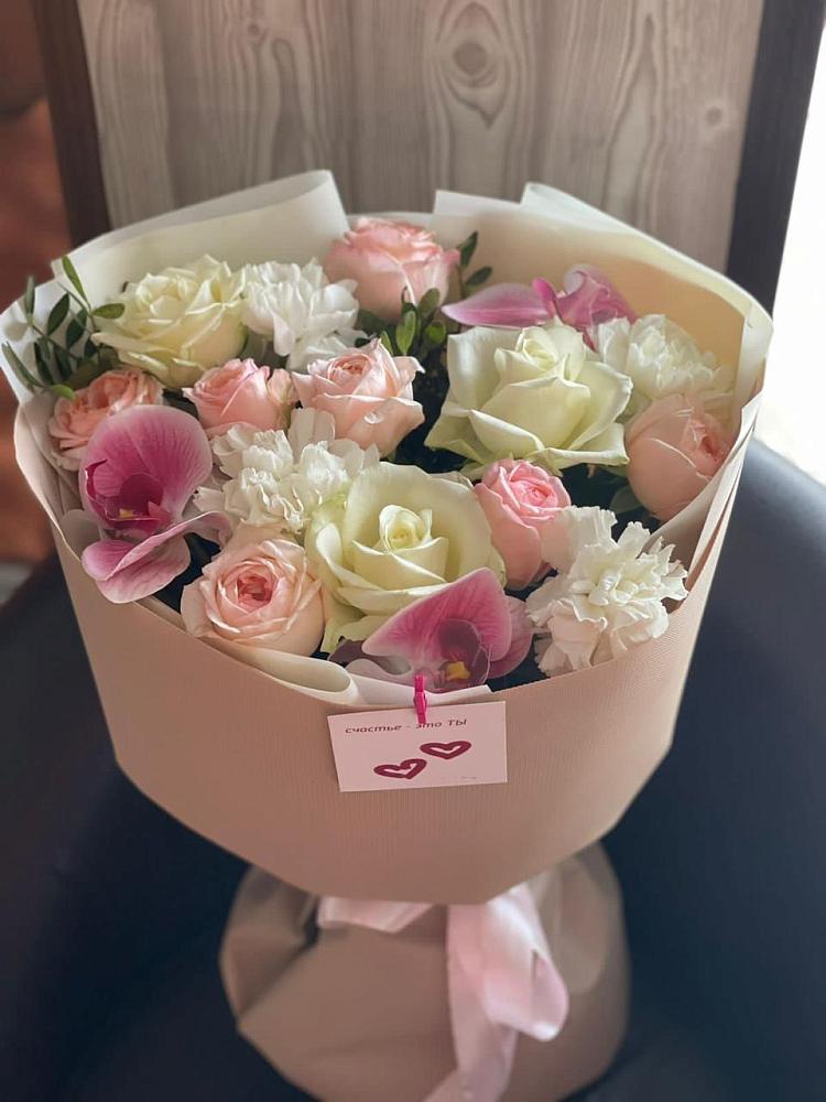 Букет цветов из: Орхидеи, Розы и Гвоздики в поселке Медико-Инструментального завода