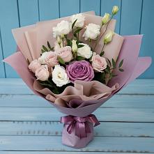 Букет цветов из:  Розы и Лизиантусы в поселке Медико-Инструментального завода