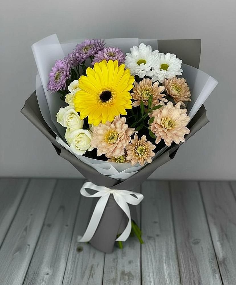 Букет цветов из: Розы, Герберы и Хризантемы в поселке Медико-Инструментального завода