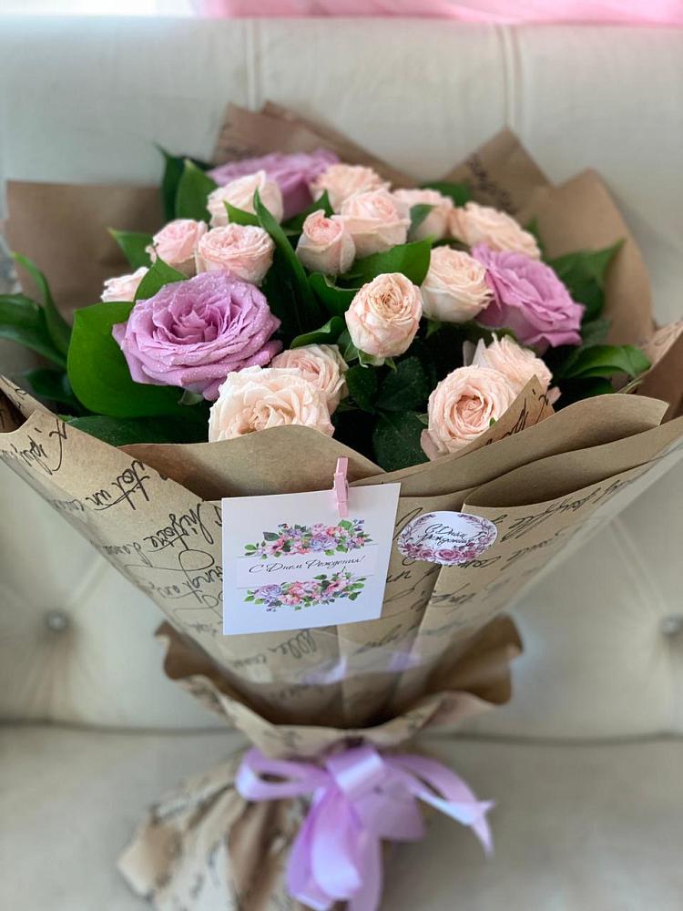 Букет цветов из: Розы в поселке Медико-Инструментального завода