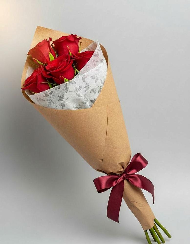 Букет цветов из: Розы в поселке Медико-Инструментального завода