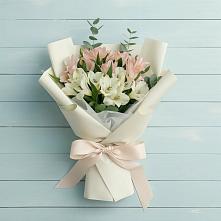 Букет цветов из:  Альстромерии в поселке Медико-Инструментального завода