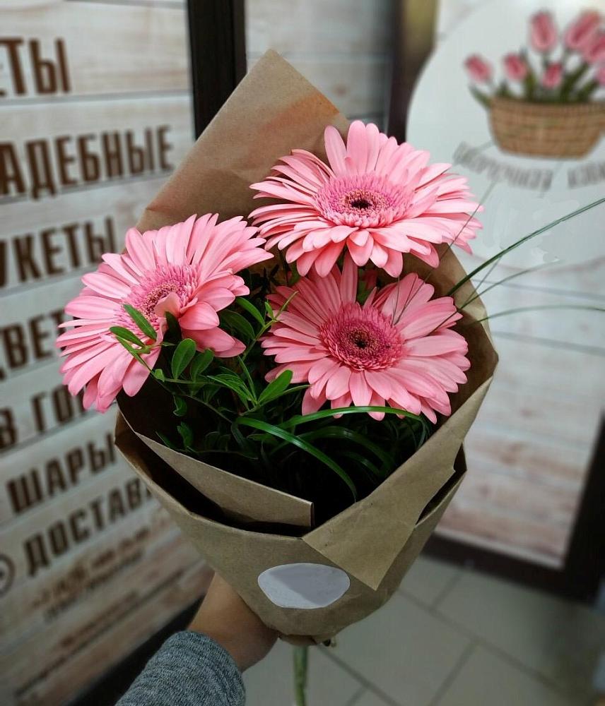 Букет цветов из: Герберы в поселке Медико-Инструментального завода