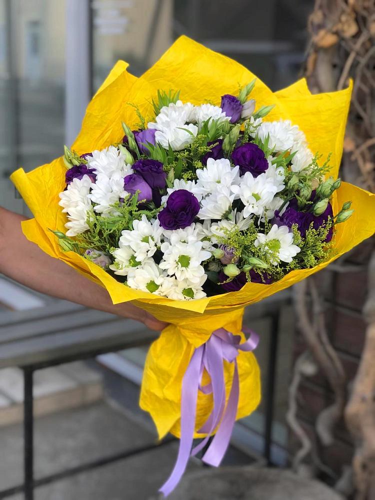 Букет цветов из: Ирисы, Хризантемы и Ромашки в поселке Медико-Инструментального завода