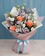 Букет цветов из:  Лизиантусы, Розы, Альстромерии и Гипсофила в поселке Медико-Инструментального завода