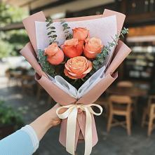 Букет цветов из:  Розы в поселке Медико-Инструментального завода