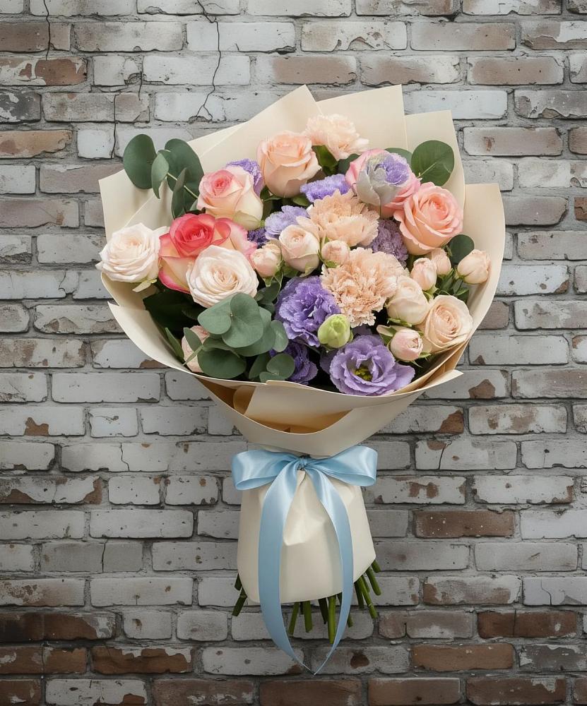 Букет цветов из: Розы, Лизиантусы и Гвоздики в поселке Медико-Инструментального завода