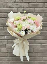 Букет цветов из:  Гвоздики, Розы, Лизиантусы и Хризантемы в поселке Медико-Инструментального завода