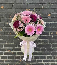 Букет цветов из:  Герберы и Хризантемы в поселке Медико-Инструментального завода
