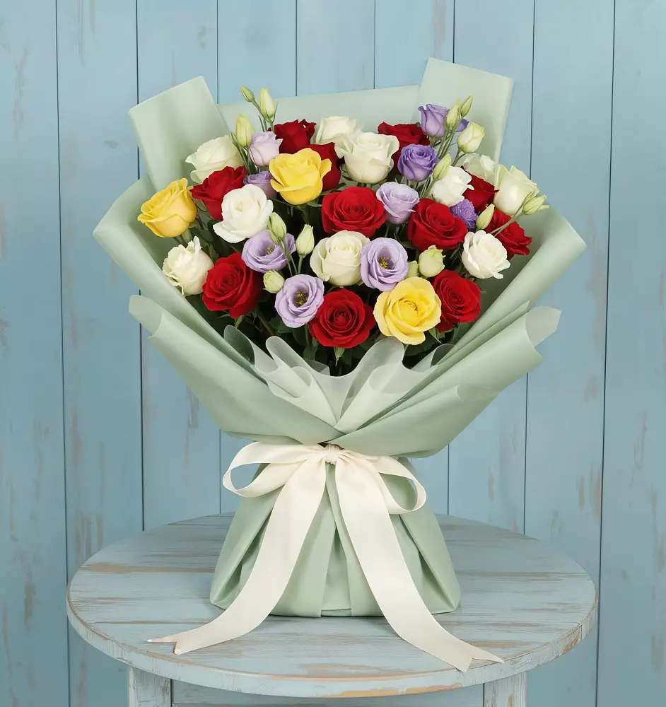 Букет цветов из: Розы в поселке Медико-Инструментального завода