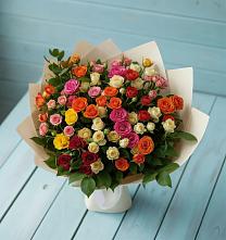 Букет Микс из разноцветных кустовых роз в поселке Медико-Инструментального завода