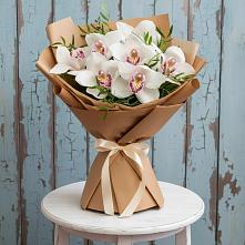 Букет цветов из:  Орхидеи и Розы в поселке Медико-Инструментального завода