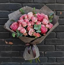 Букет цветов из:  Розы в поселке Медико-Инструментального завода